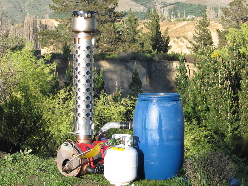 Camping and outdoor catering - a barrel of hot washing water in about 10 minutes!
