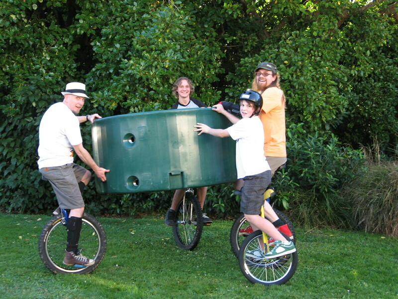 Kiwitub can be lifted by four mountain unicyclists
